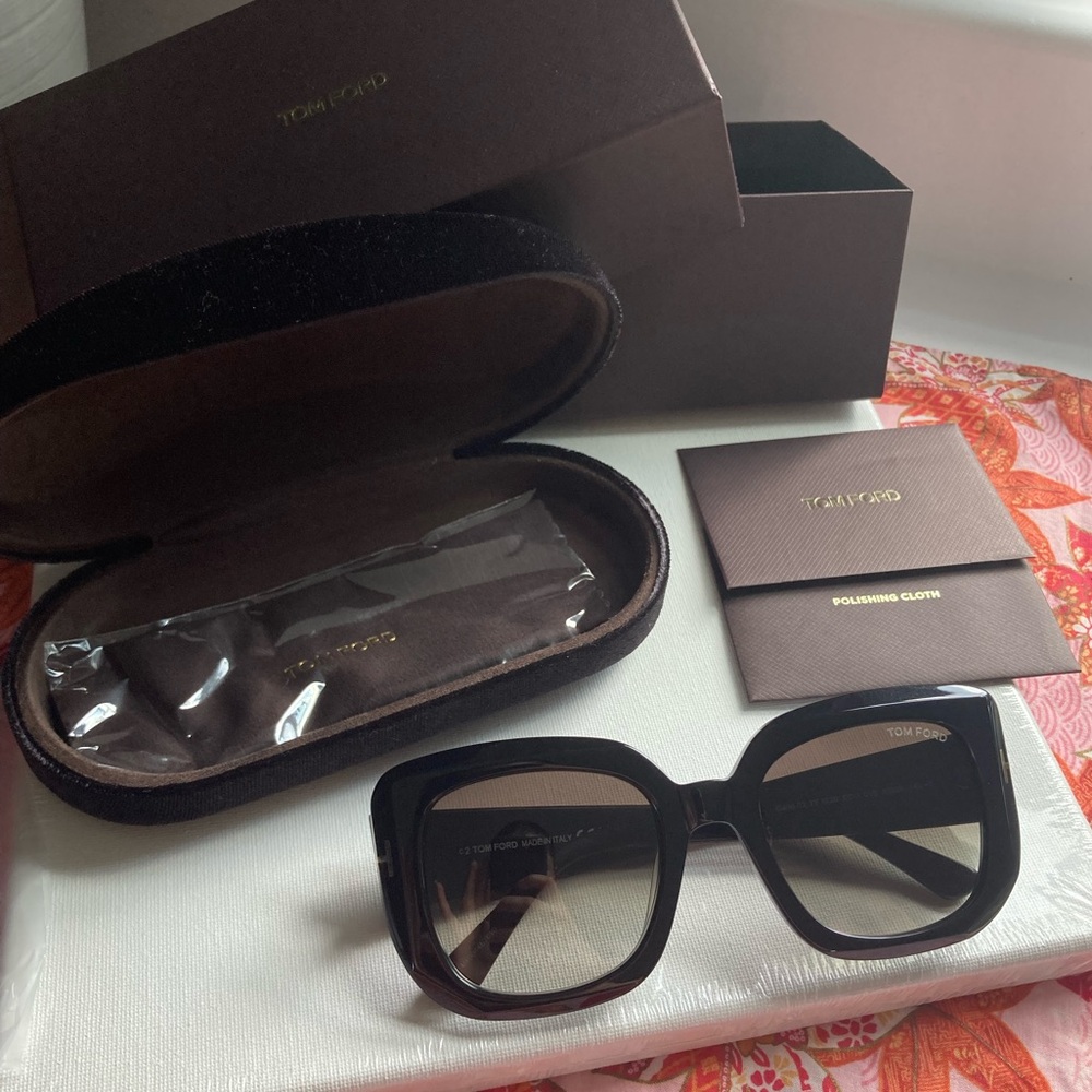 Brand New Tom Ford Carla Sunglasses - Picture 5 of 7